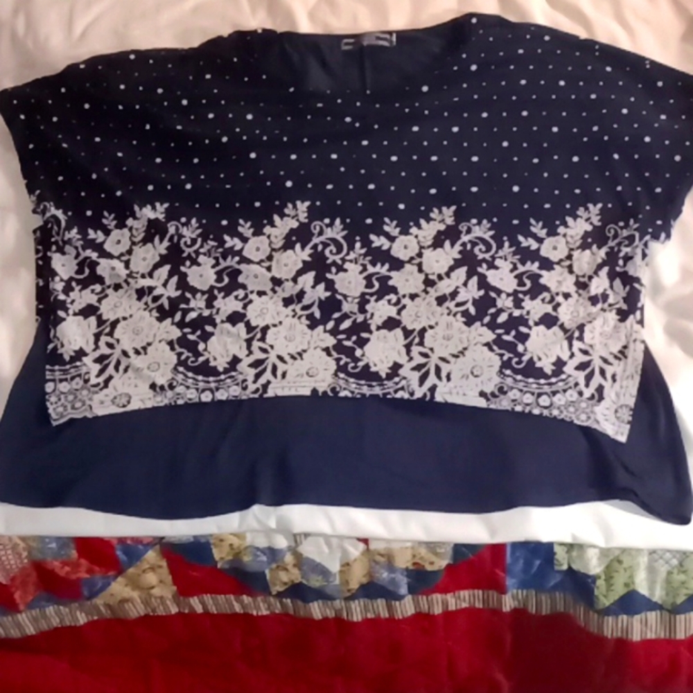 Highness 3X Blue And White Dots on Top And White Flowers On Bottom Blouse